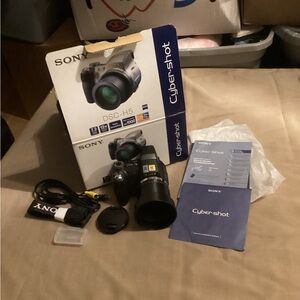 Sony Cyber-shot DSC-H5 Digital Camera - Black and Silver
